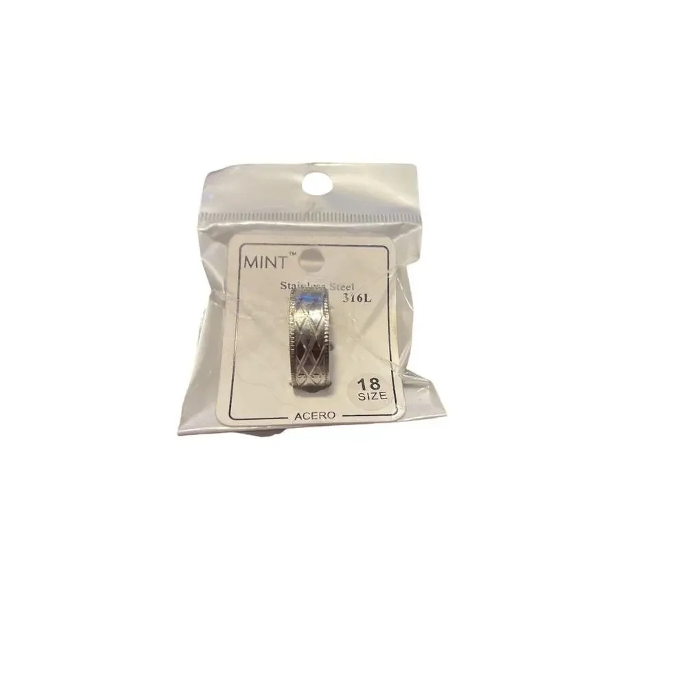 MINT STAINLESS STEEL RING SIZE 18